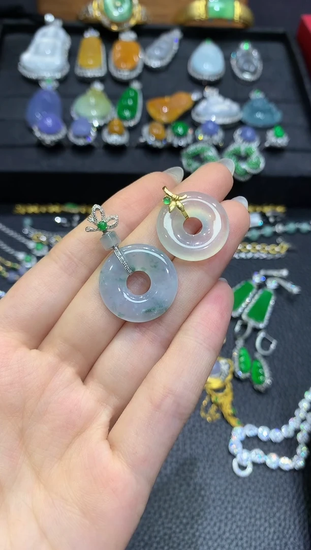 吊坠(不含链)18K金镶嵌翡翠9多样性随机发货1件