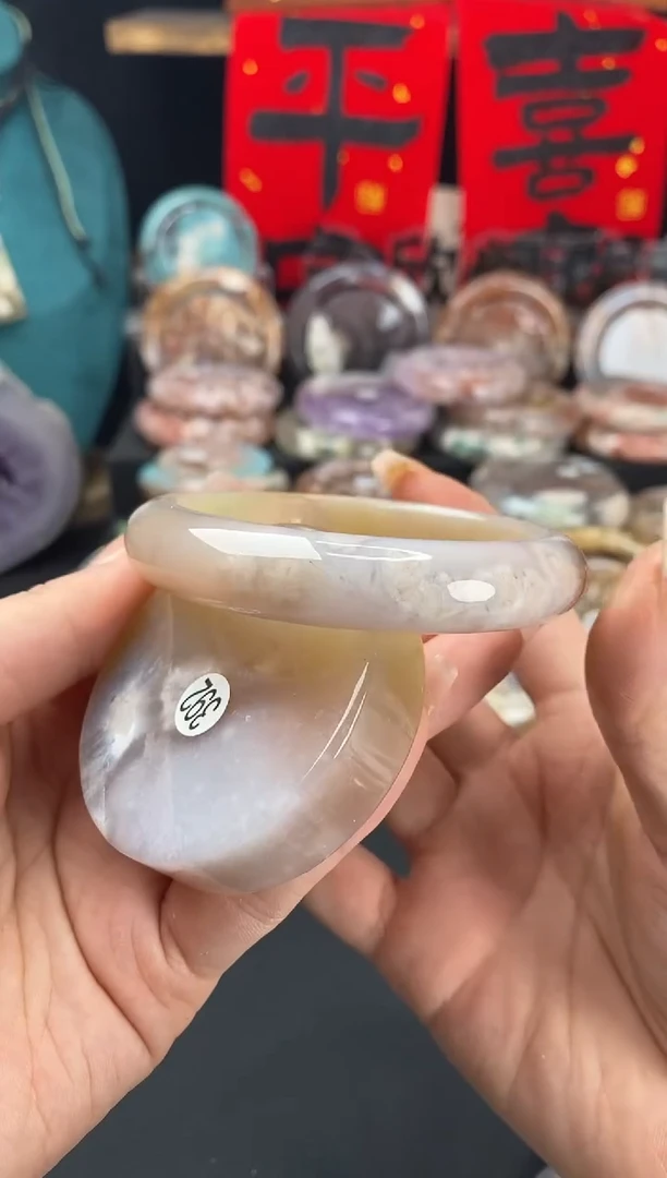 【闪购商品】石英质玉手镯（圆镯）未镶嵌58