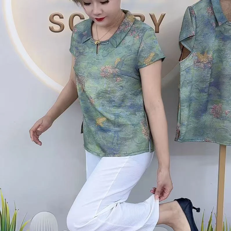 翻领盘扣改良旗袍衫