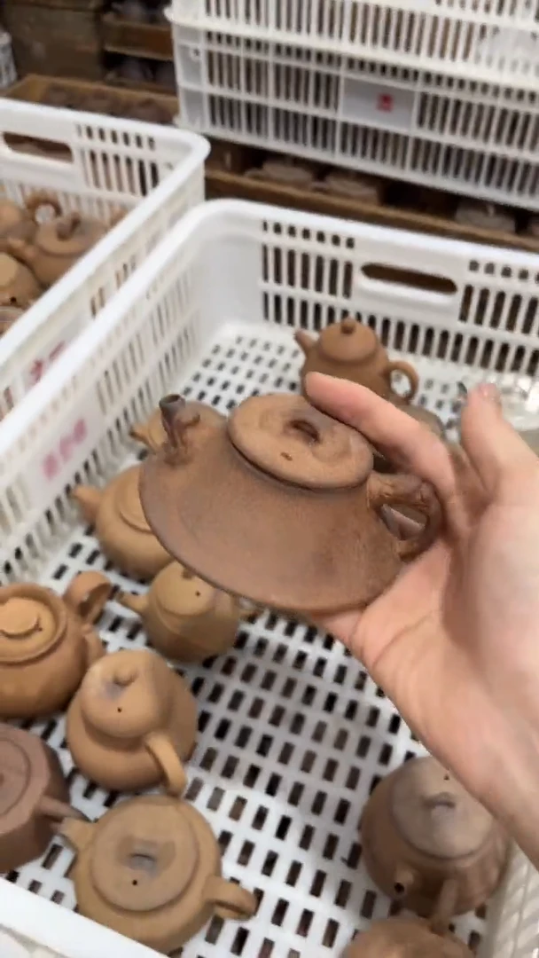 扁钟壶  微瑕 晃盖等 不退换茶壶 保证可以使用 其他不包