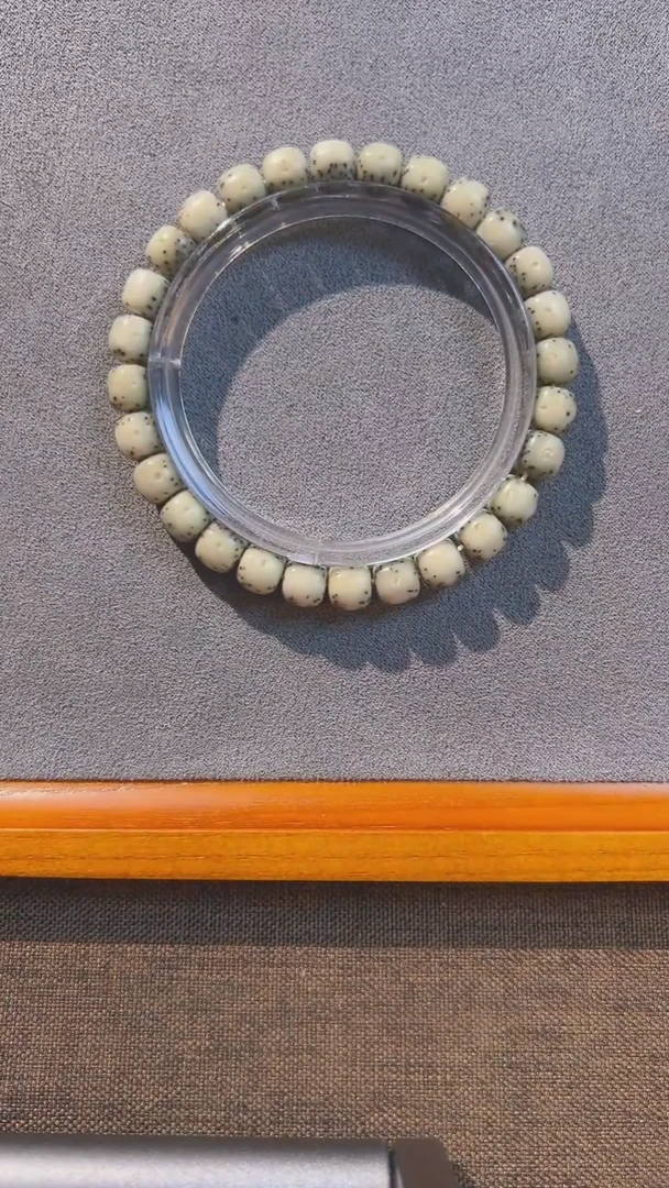 星月菩提手串8*7石玉单圈颗颗带月大眼睛大留白一物一图