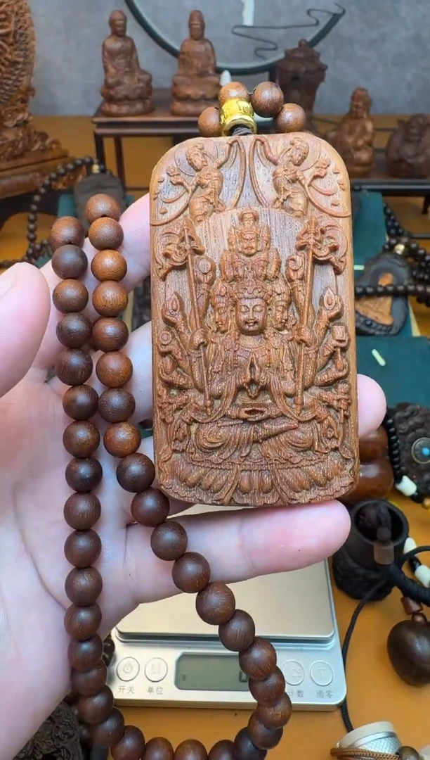 贡木吊坠 《巴布亚贡木》血月星空观音<千手>
