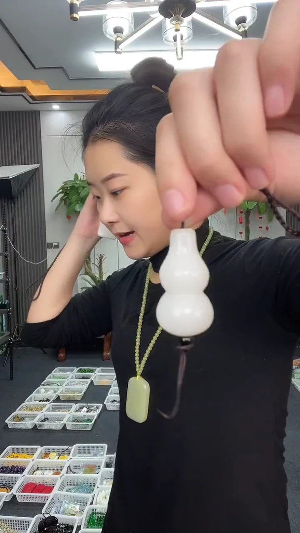 白色葫芦吊坠多样性发货一