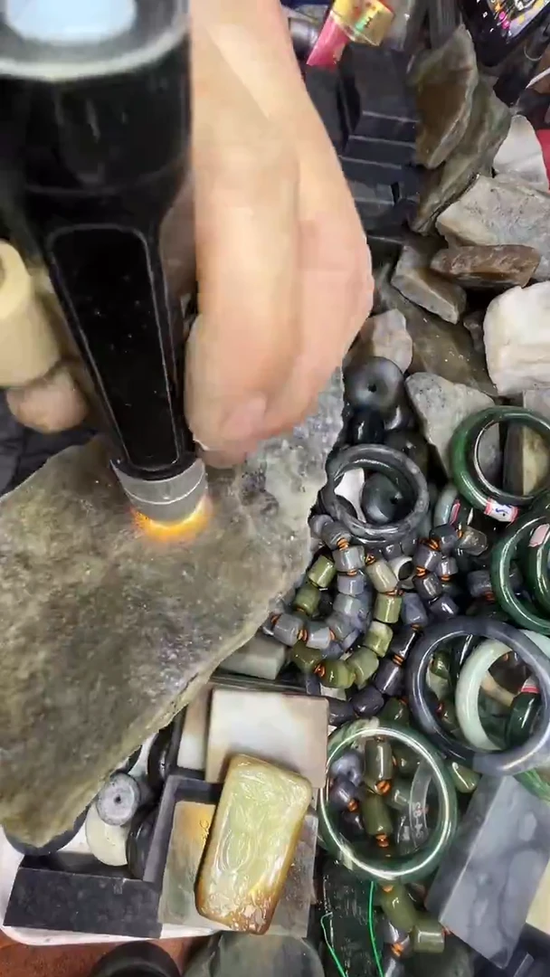 未镶嵌和田玉珠宝半成品毛料