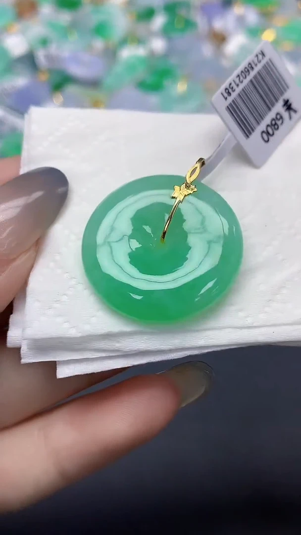 翡翠18K金镶嵌颈饰天然缅甸a货翡翠