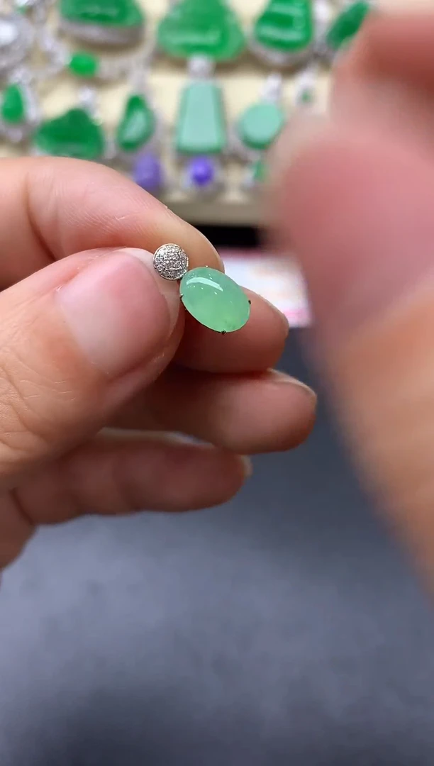 颈饰18K金镶嵌翡翠226-中国好珍宝