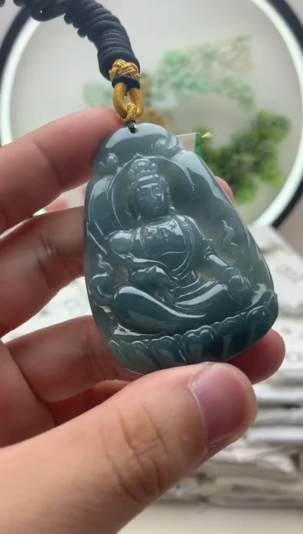 颈饰未镶嵌翡翠大势至