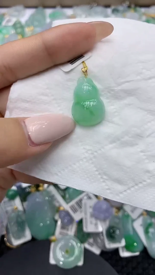 颈饰18K金镶嵌翡翠111111111111