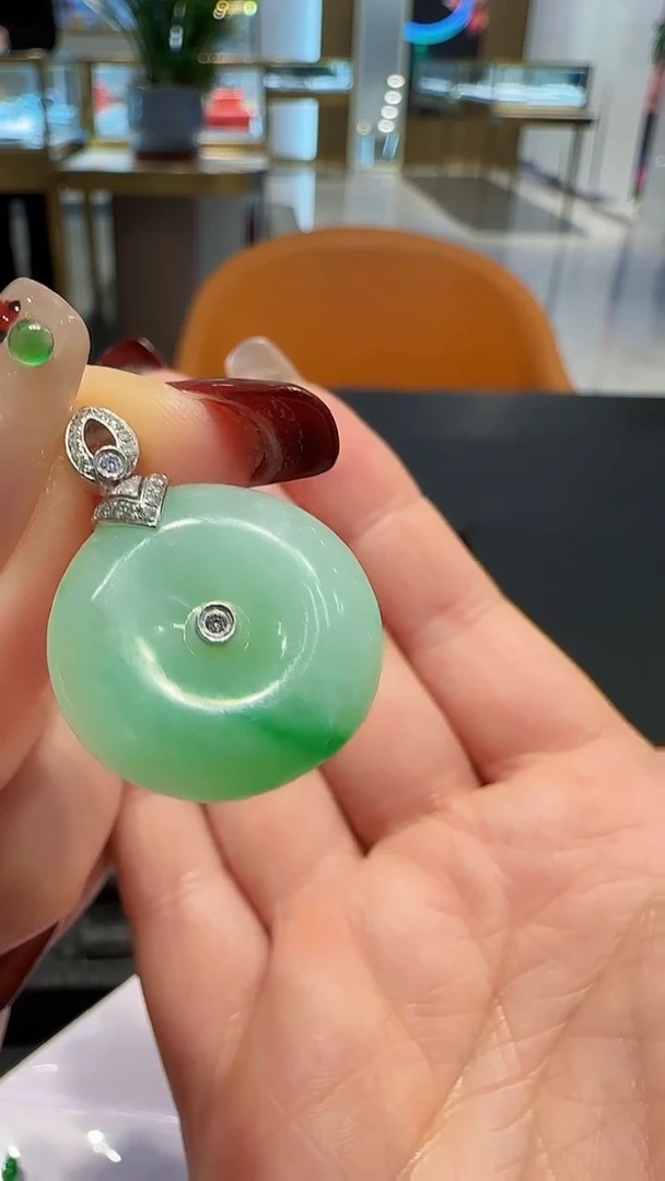 【闪购商品】翡翠吊坠(不含链)18K金镶嵌缅甸A货翡翠平安扣挂件