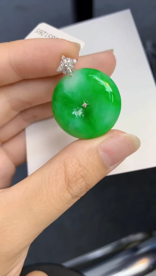 颈饰18K金镶嵌翡翠天然缅甸A货翡翠
