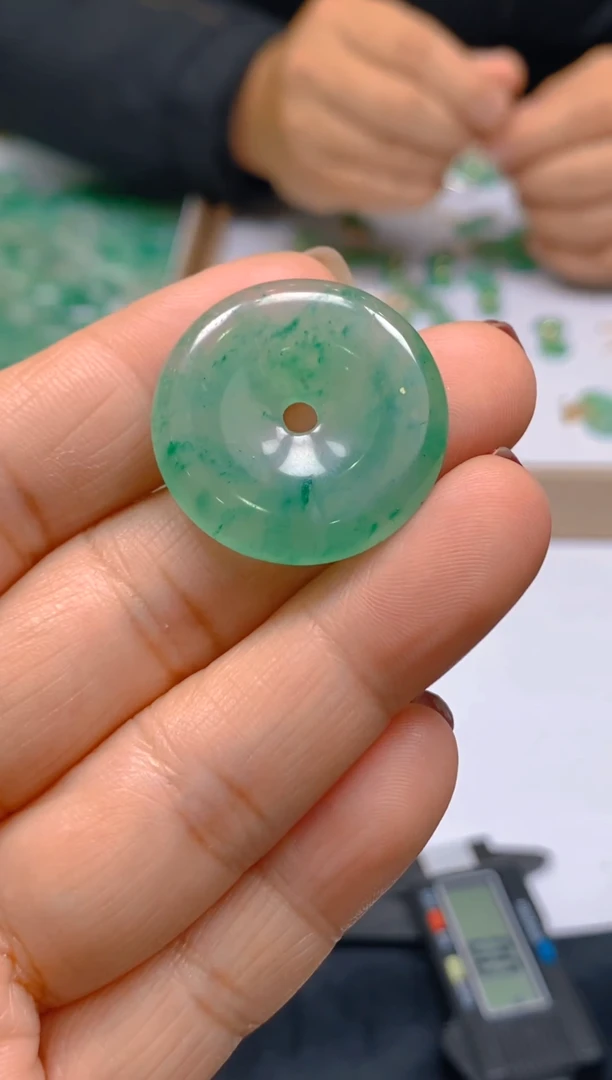 【闪购商品】石英质玉吊坠(赠链)银S925镶嵌冰美人非洲翠A货，冰种