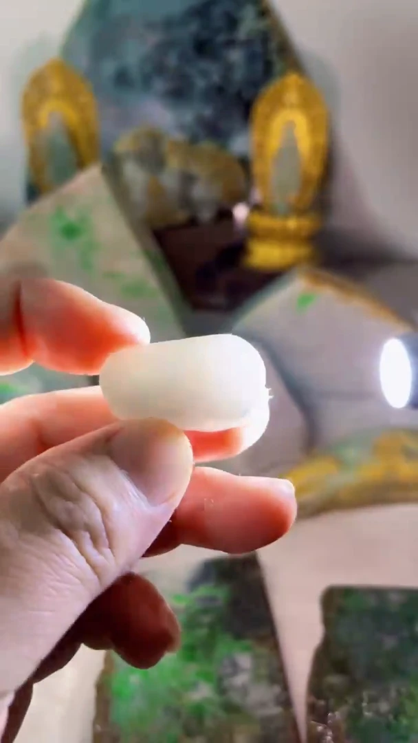 【闪购商品】翡翠吊坠(不含链)未镶嵌A549