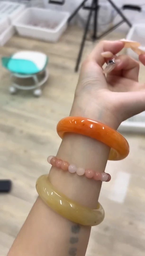 未镶嵌手镯石英质玉143-55JU