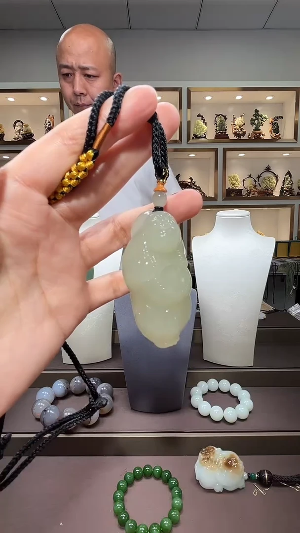 和田玉未镶嵌颈饰苏