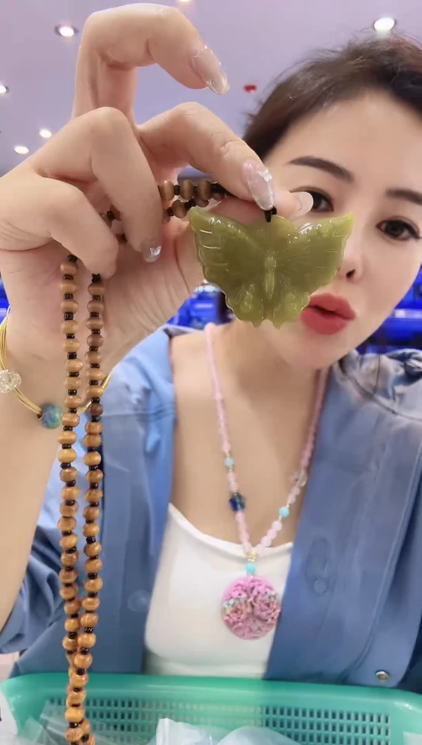 合金蛇纹石玉颈饰多样性只发其一
