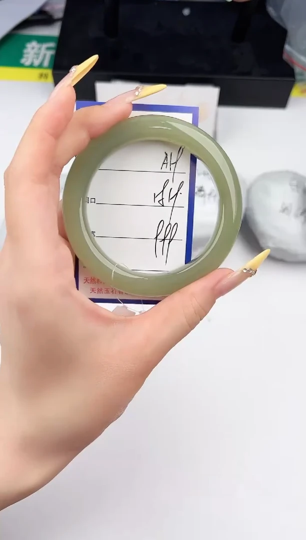 未镶嵌手镯和田玉19颜色微差无瑕