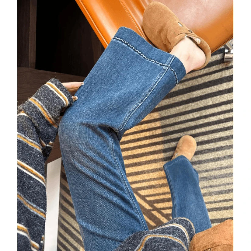 大码波浪边印花加绒显瘦牛仔裤女冬季梨形身材高腰遮胯百搭微喇裤