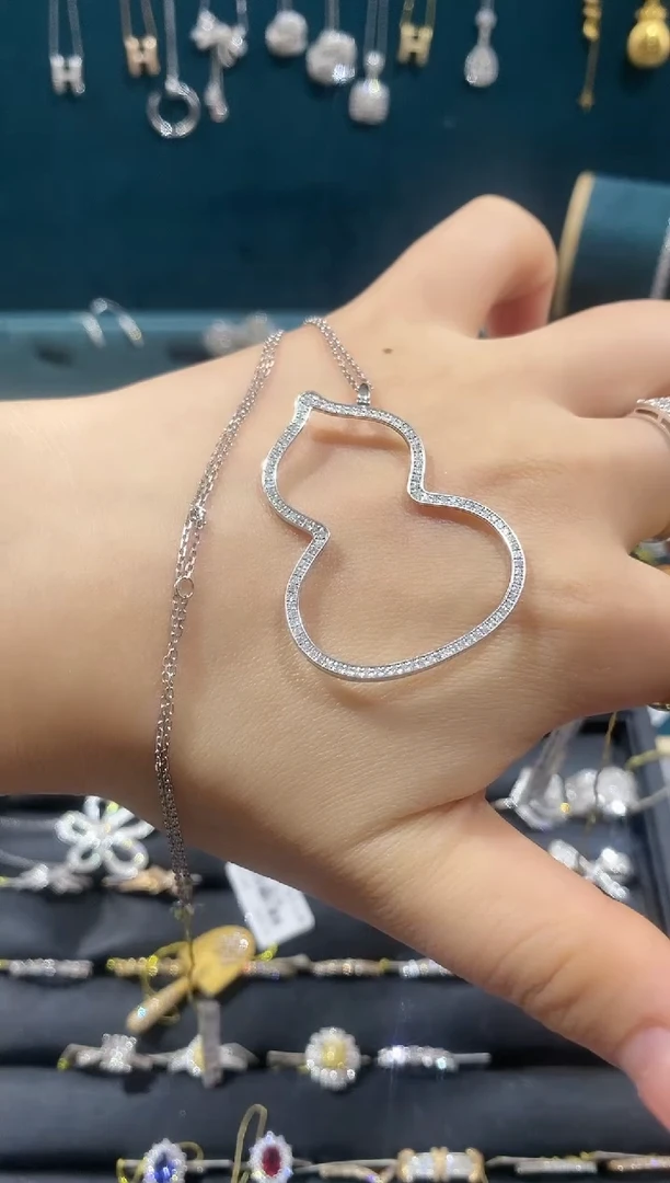 项链钻石18K金镶嵌N866863多样性发一件