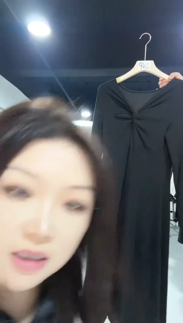 942-黑色小衫大码·