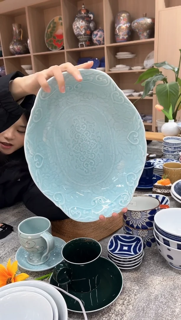 【闪购商品】瓷片青磁 花唐草彫楕円盛鉢