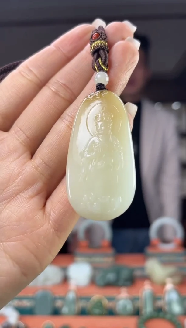 颈饰未镶嵌和田玉佩佩