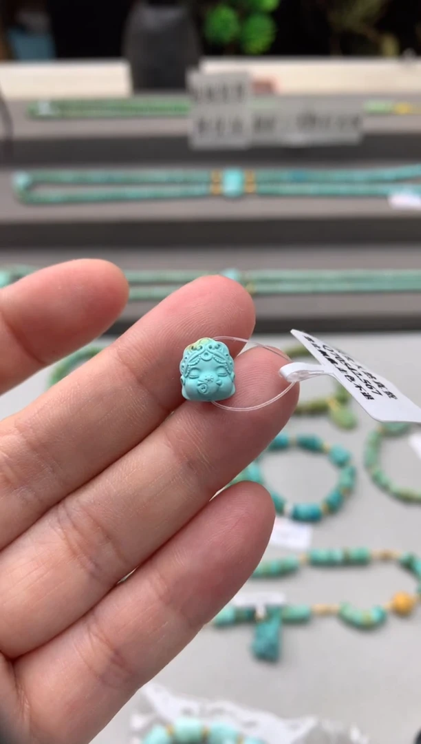 绿松石未镶嵌雕刻A102