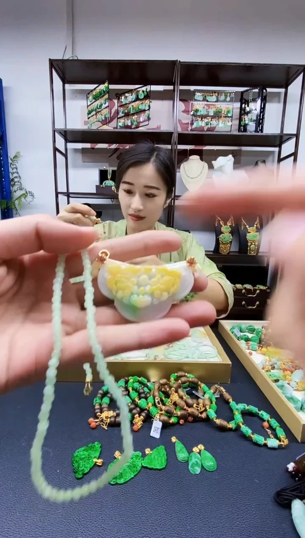 颈饰未镶嵌翡翠翡翠吊坠
