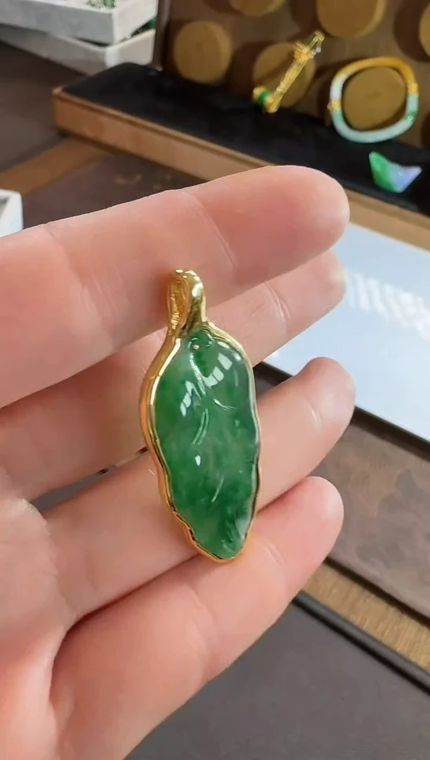 吊坠(不含链)18K金镶嵌翡翠吊坠