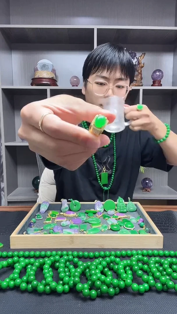 14K金镶嵌戒指翡翠戒指