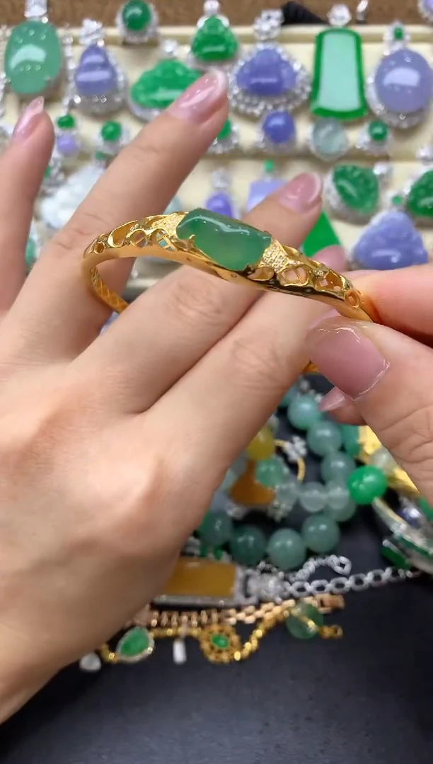 【闪购商品】翡翠手镯18K金镶嵌206中国好珍宝