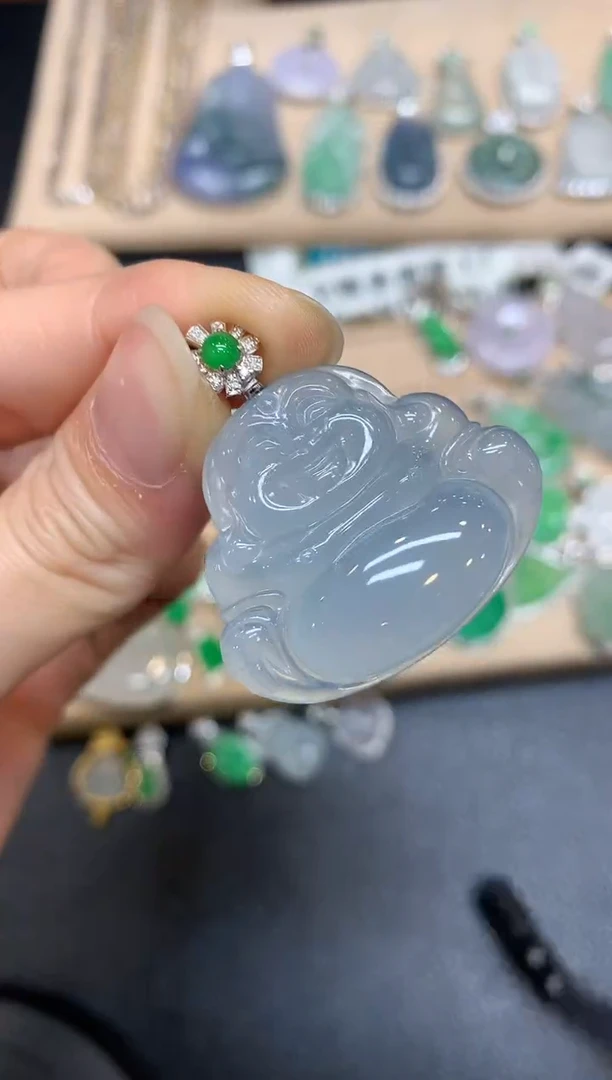 【闪购商品】翡翠颈饰18K金镶嵌佛公【无服务费】