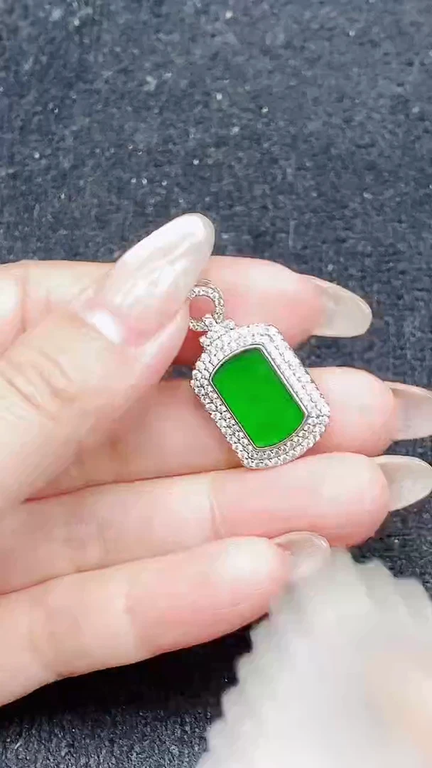 颈饰未镶嵌翡翠天然A货翡翠，保A保真