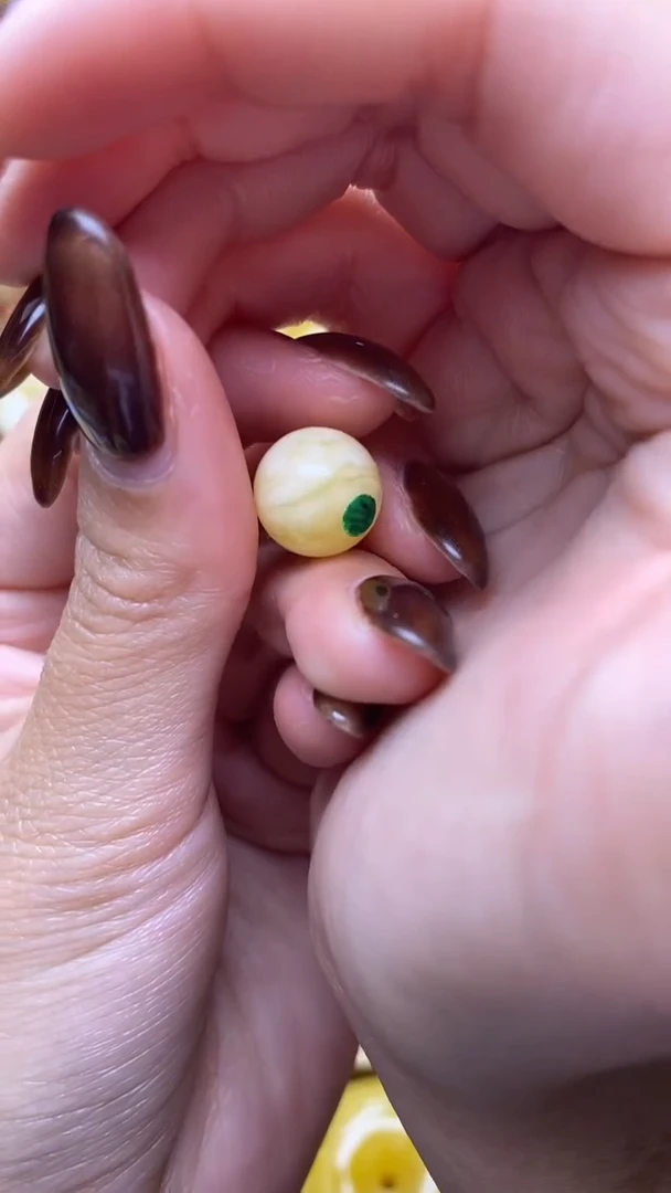 【闪购商品】琥珀裸石未镶嵌蜜蜡.65