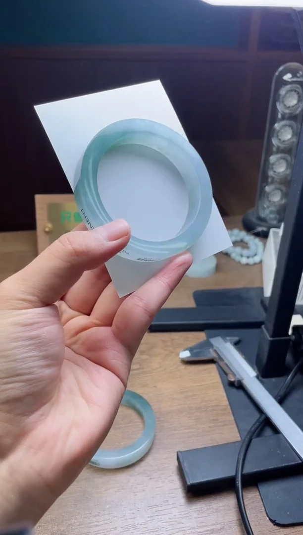未镶嵌手镯定制翡翠容*定制