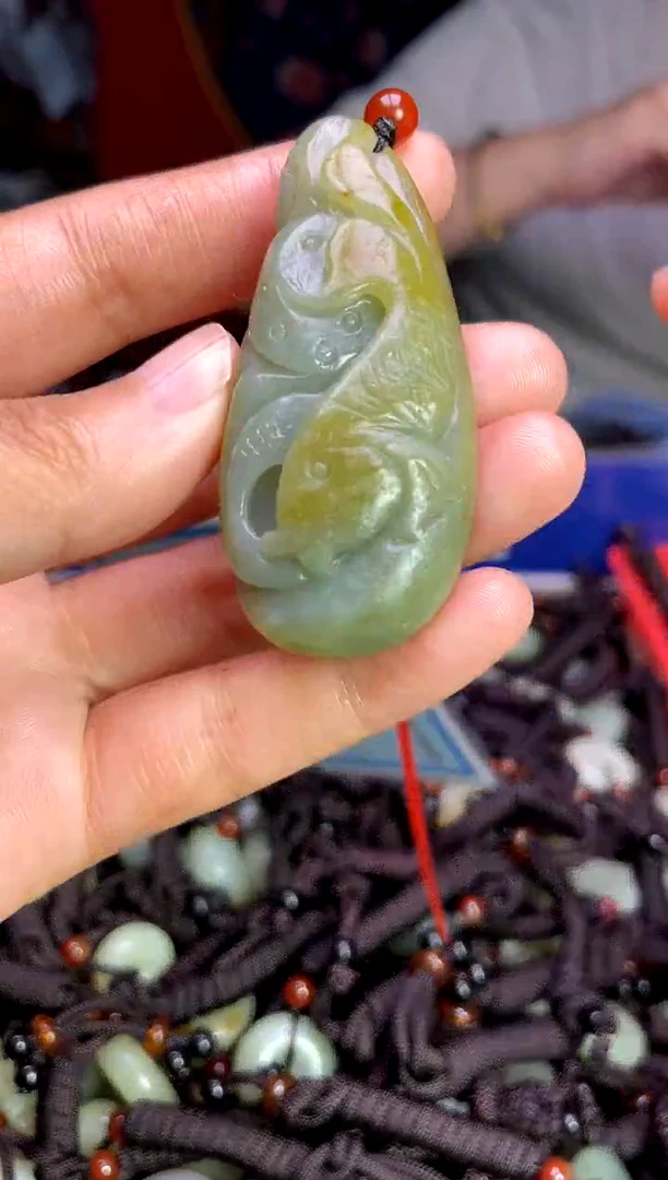 未镶嵌和田玉摆件1