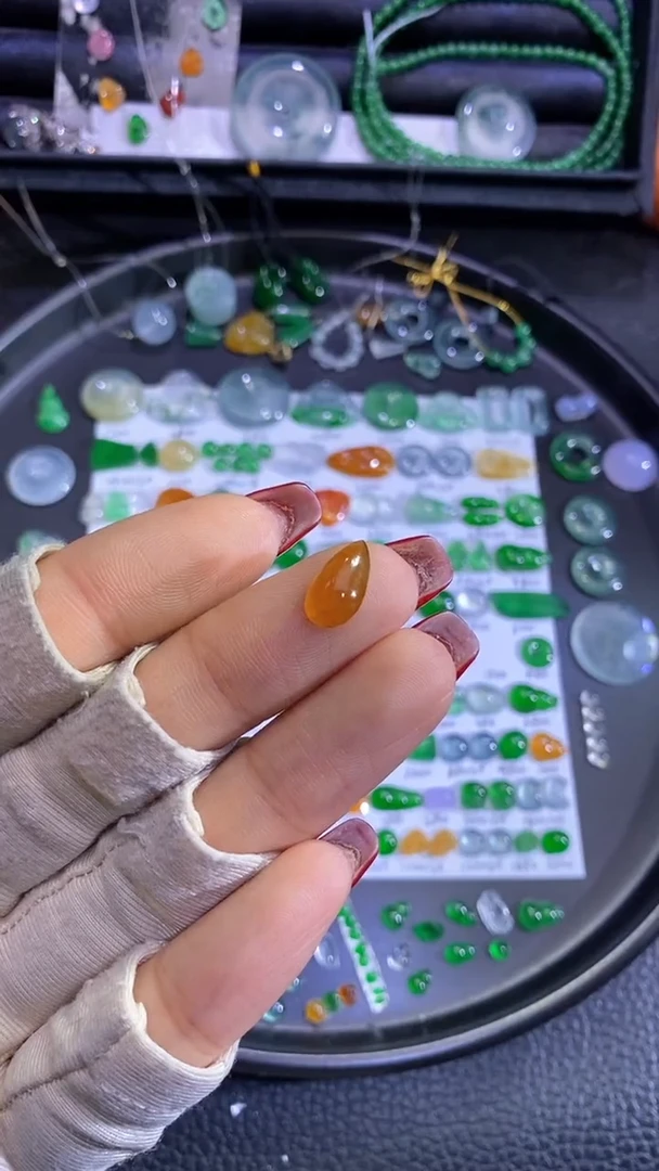 未镶嵌挂件翡翠水滴