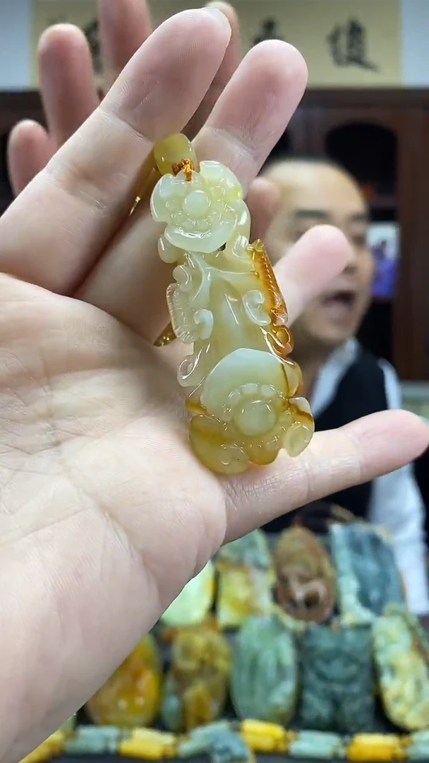 未镶嵌蛇纹石玉挂件如意