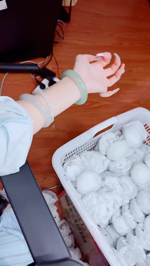 石英质玉手镯未镶嵌266/58.2