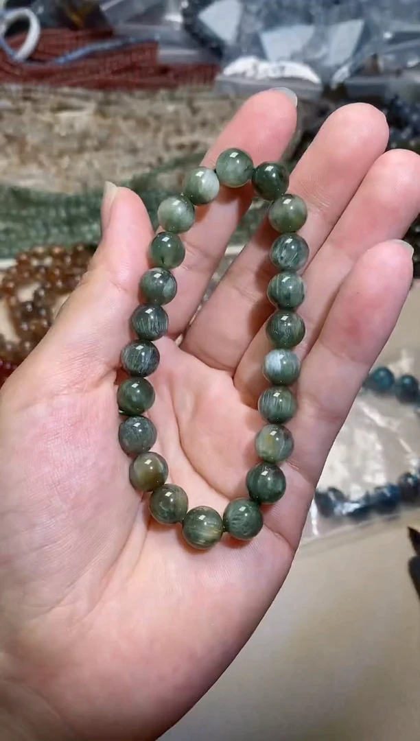 水晶手串未镶嵌绿兔毛8mm