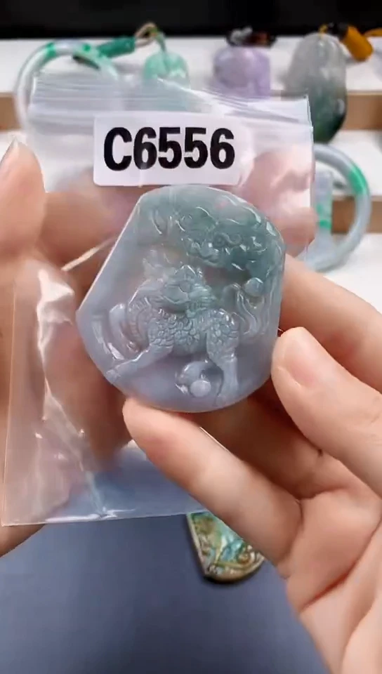 颈饰未镶嵌翡翠天然翡翠吊坠挂件