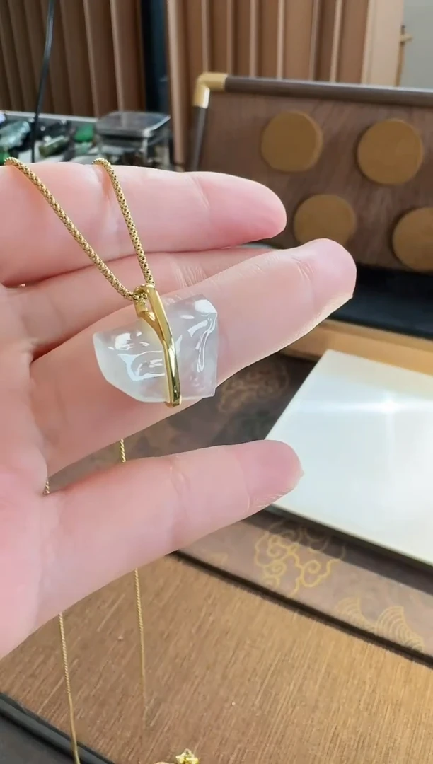 吊坠(不含链)18K金镶嵌翡翠吊坠