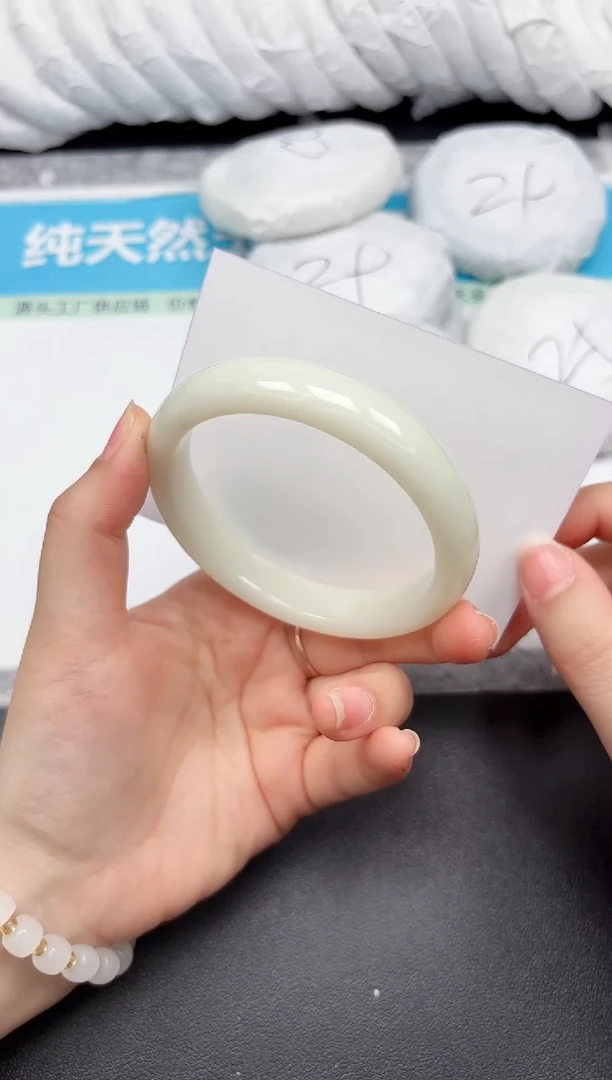 未镶嵌手镯石英质玉256-62.7