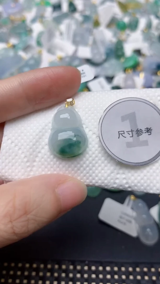 颈饰18K金镶嵌翡翠天然缅甸A货翡翠