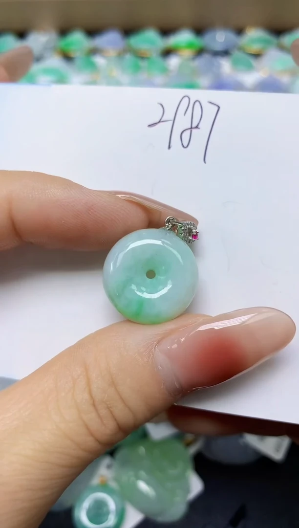 翡翠未镶嵌颈饰 天然缅甸翡翠A货