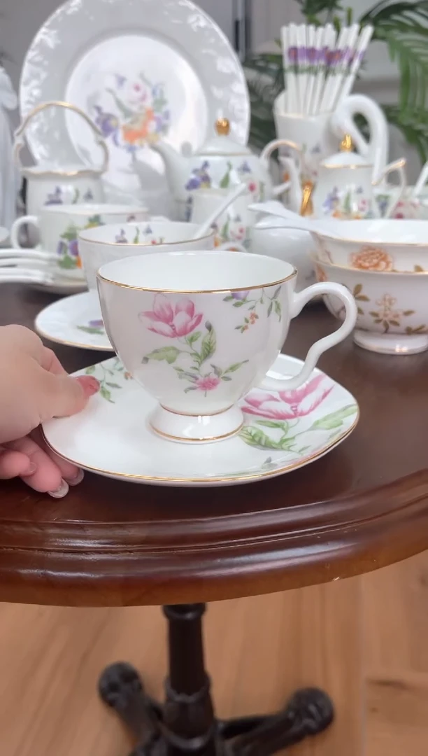 【闪购商品】碗甜梅高骨骨瓷杯碟