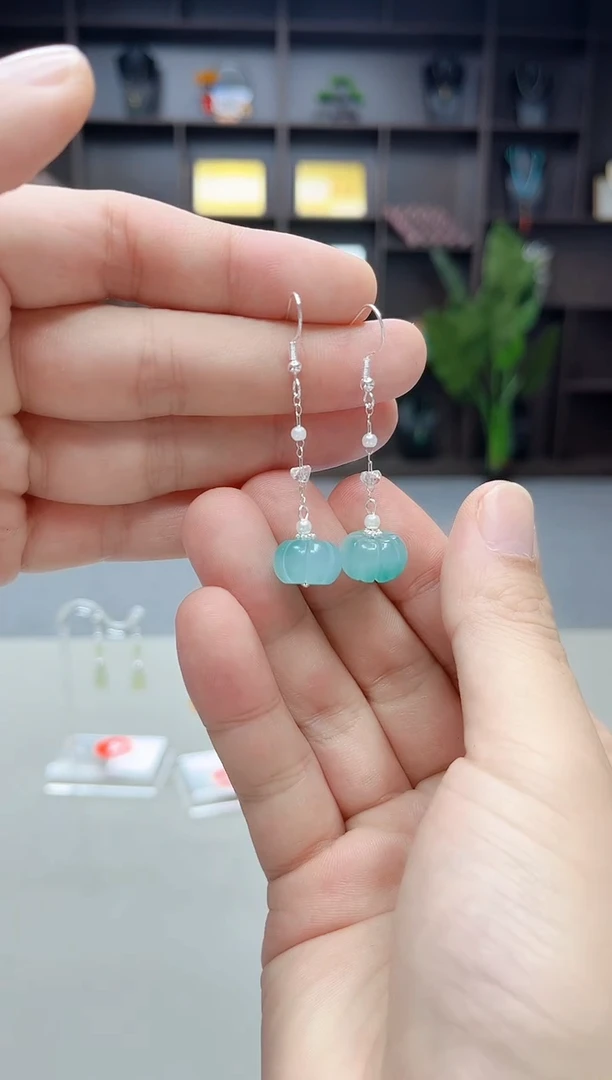 未镶嵌石英质玉（天山翠）耳饰W05