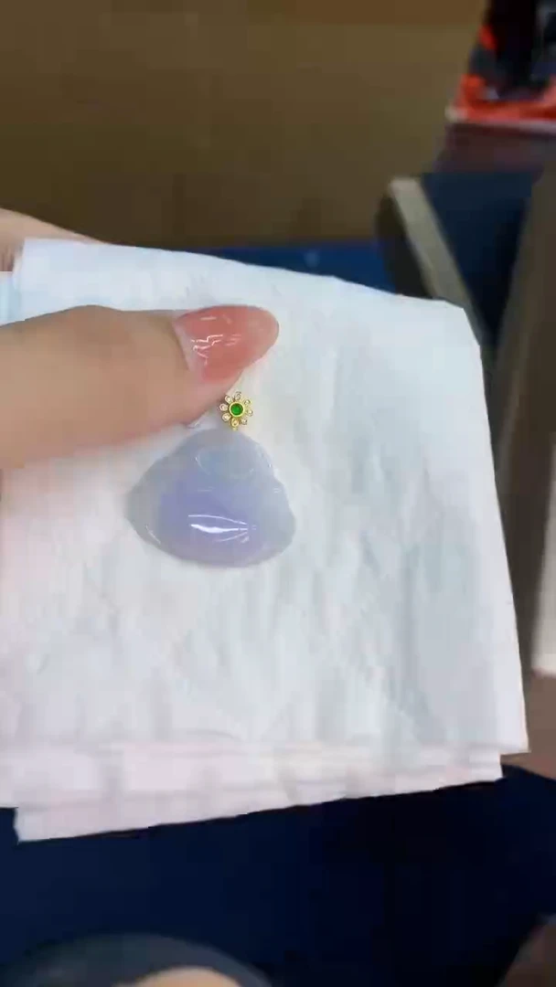 翡翠未镶嵌颈饰           1