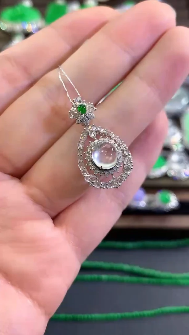 吊坠(不含链)18K金镶嵌翡翠d82