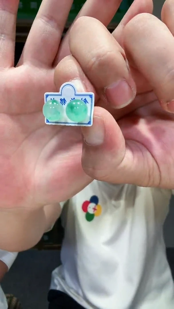 合金手链石英质玉（非洲翠）耳钉