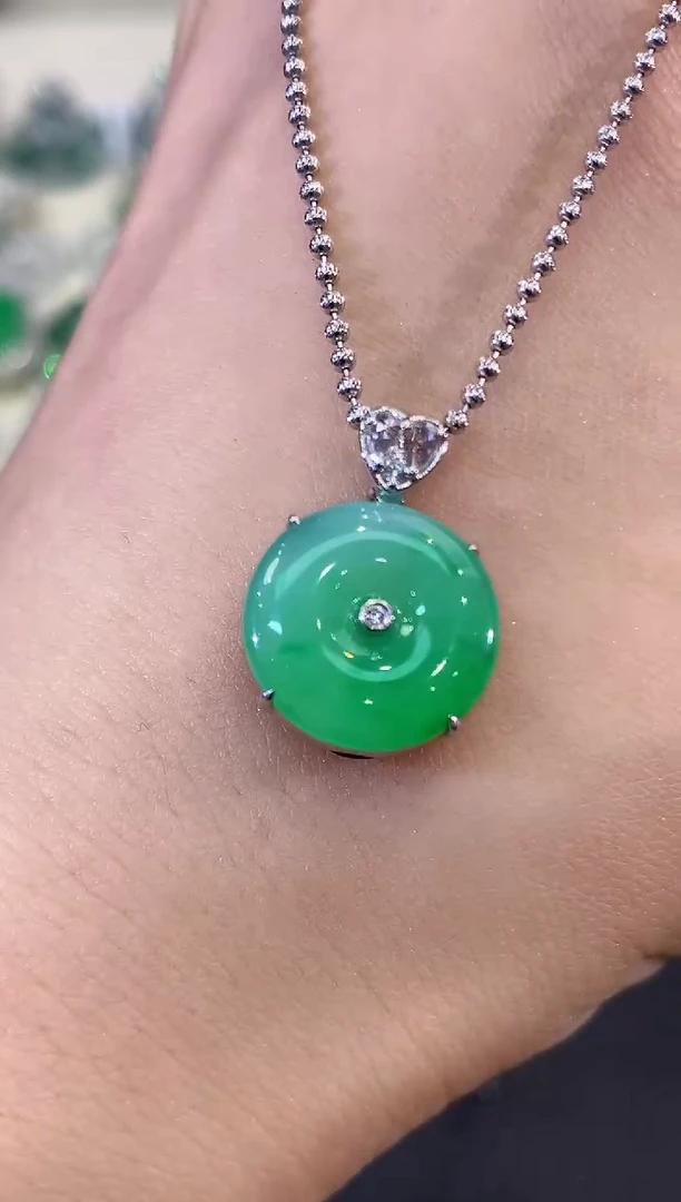 吊坠(不含链)18K金镶嵌翡翠B135